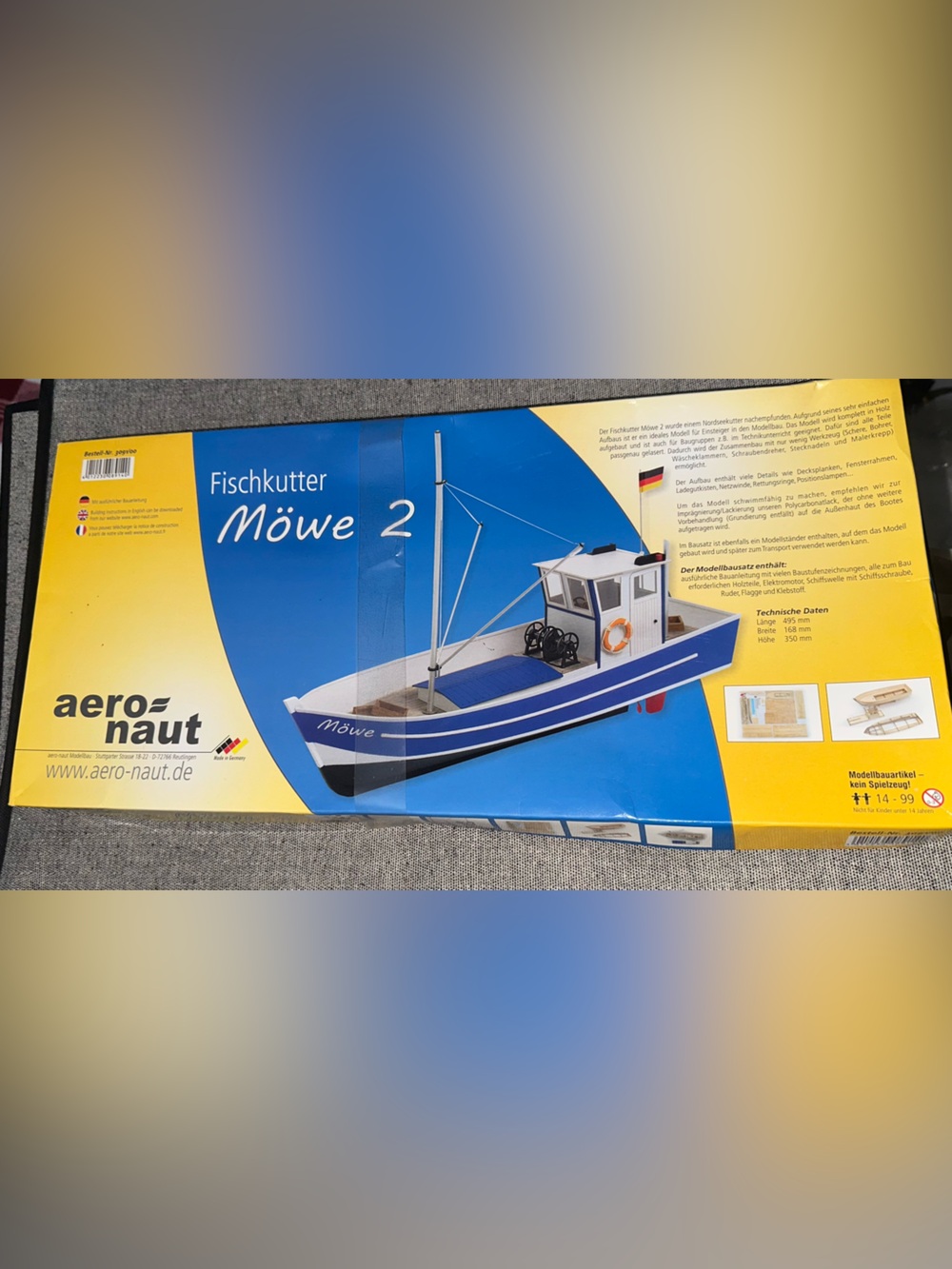 aero-naut Möwe 2 Model Boat Kit - Blue and Yellow Box